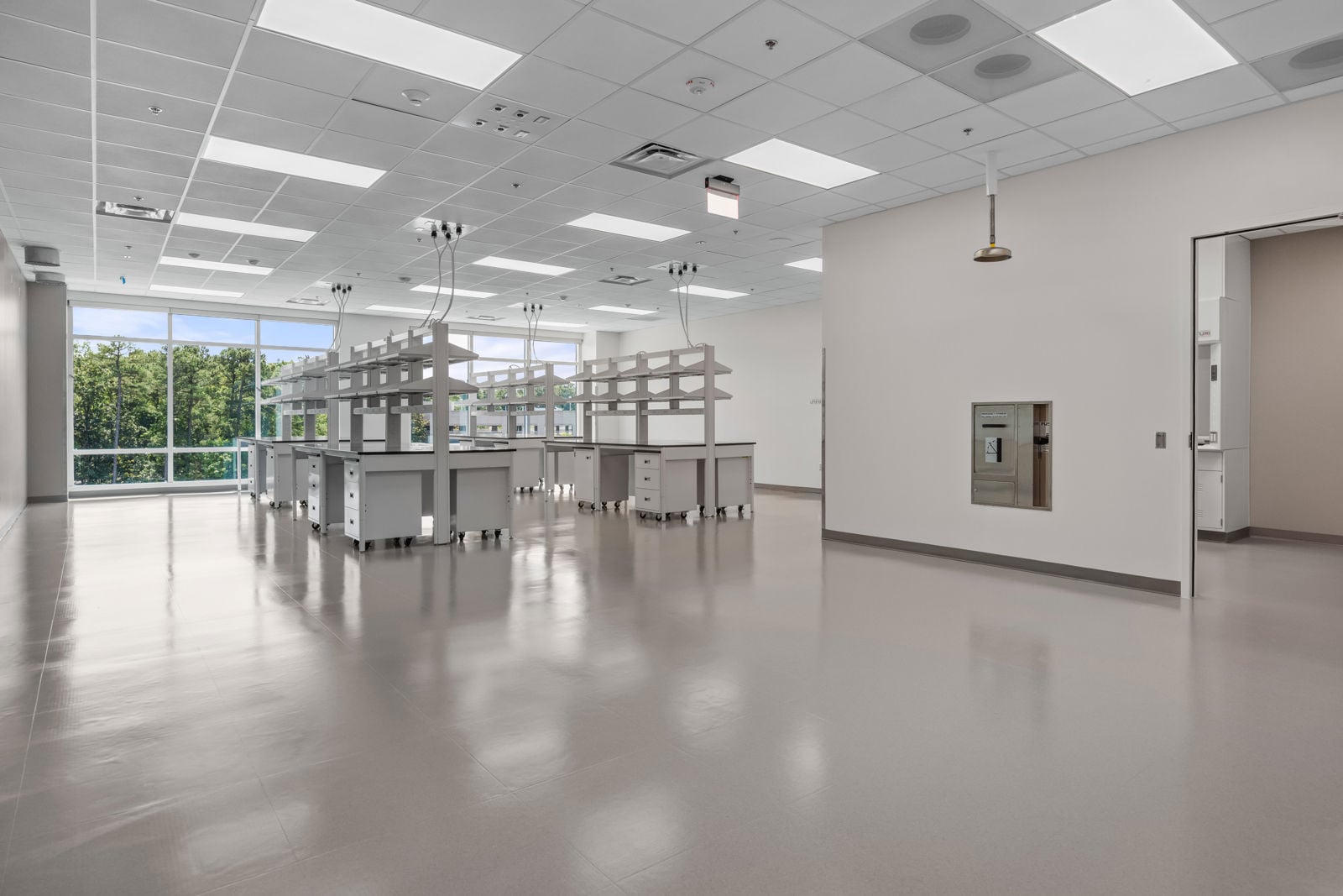 Suite 460 - Laboratory1