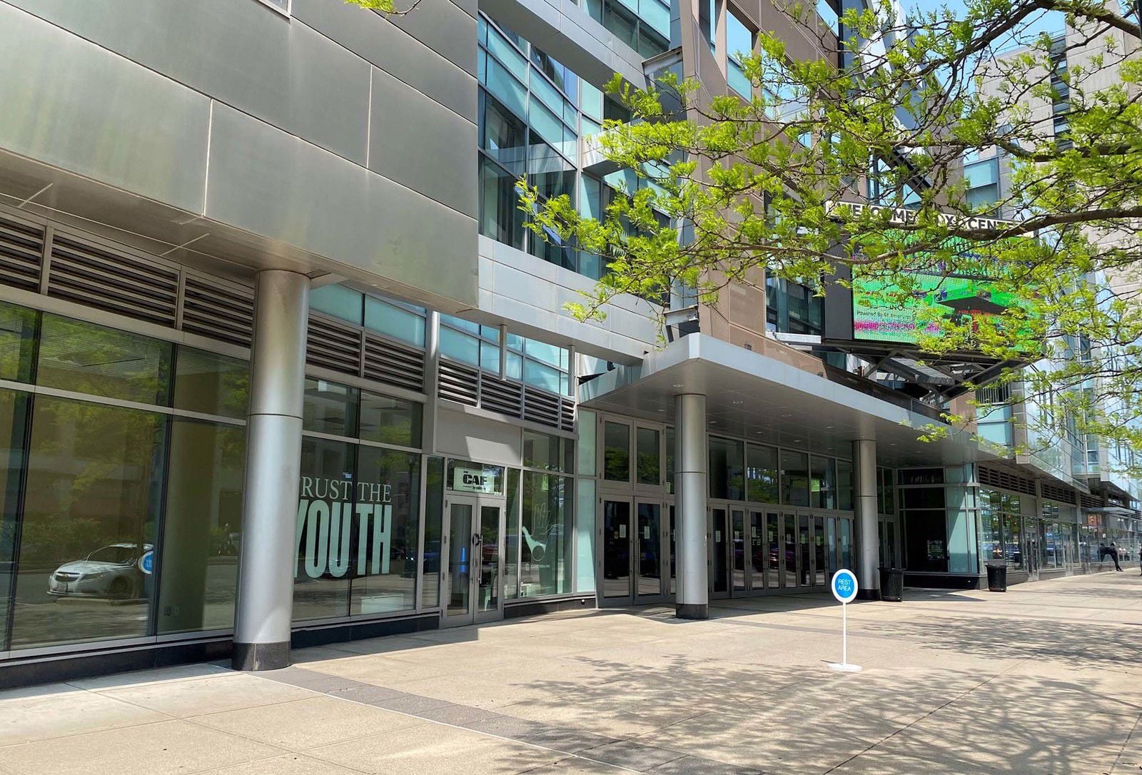 H21-Suite T3 Storefront