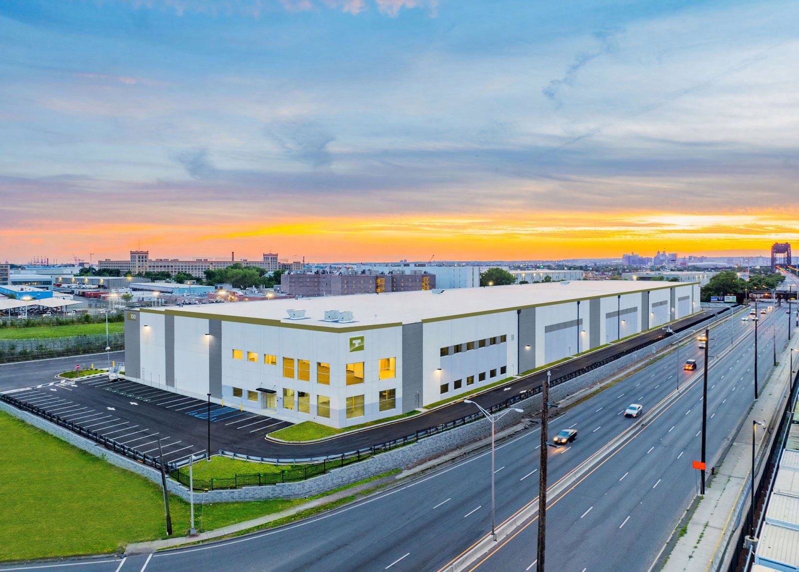 100-140-Lincoln-Highway-Main-Image_Terreno