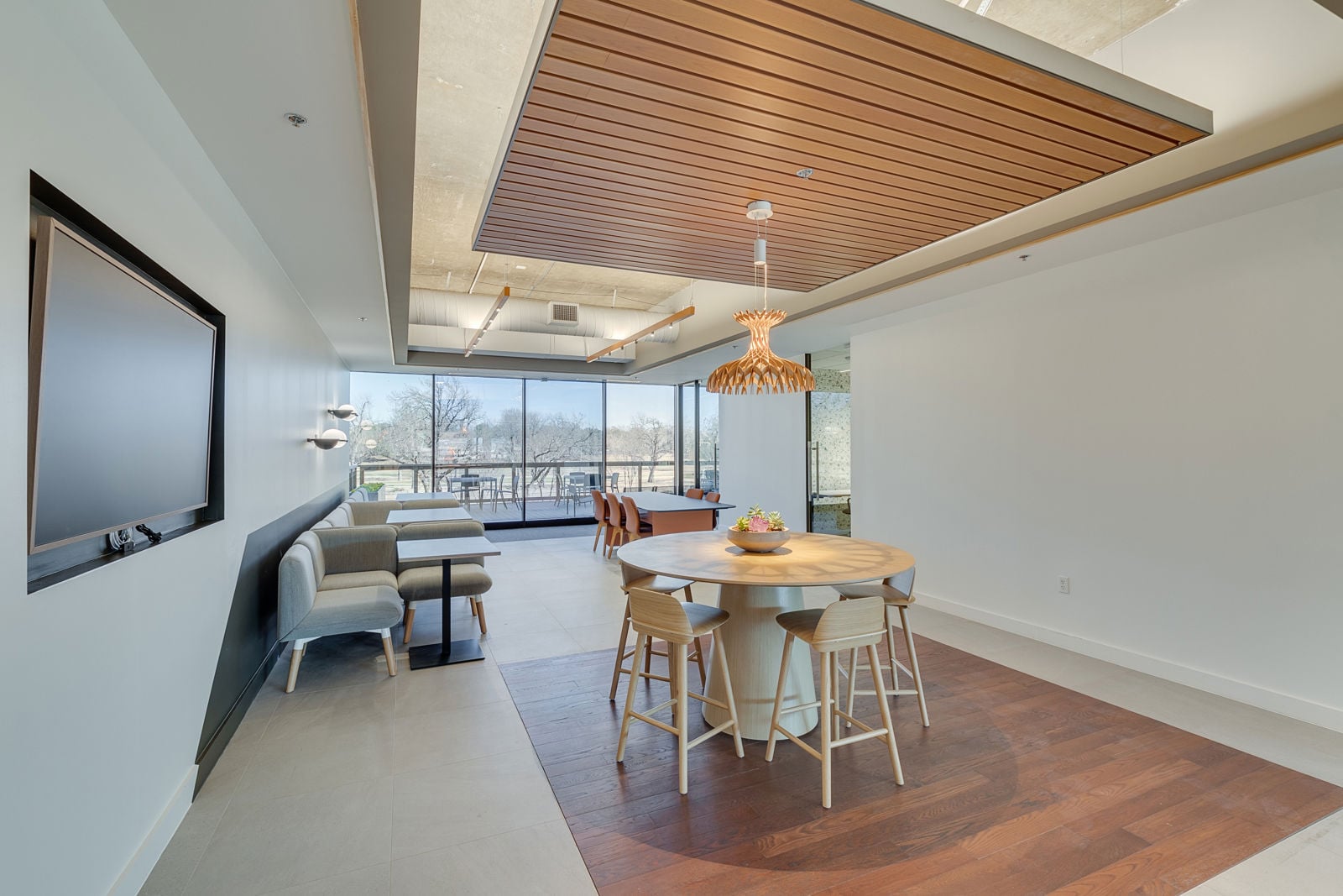 5485 Belt Line Road Addison common areas-10