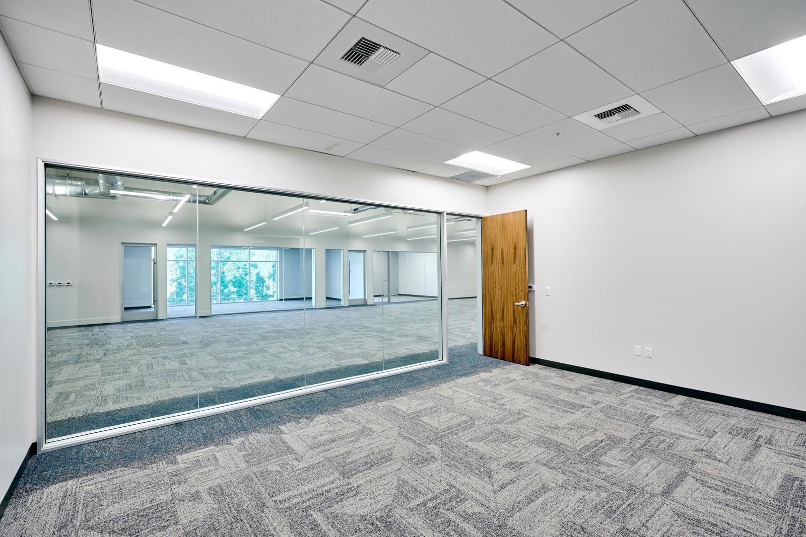 REX_CommerceCenter_SD105314_HDRFullRes
