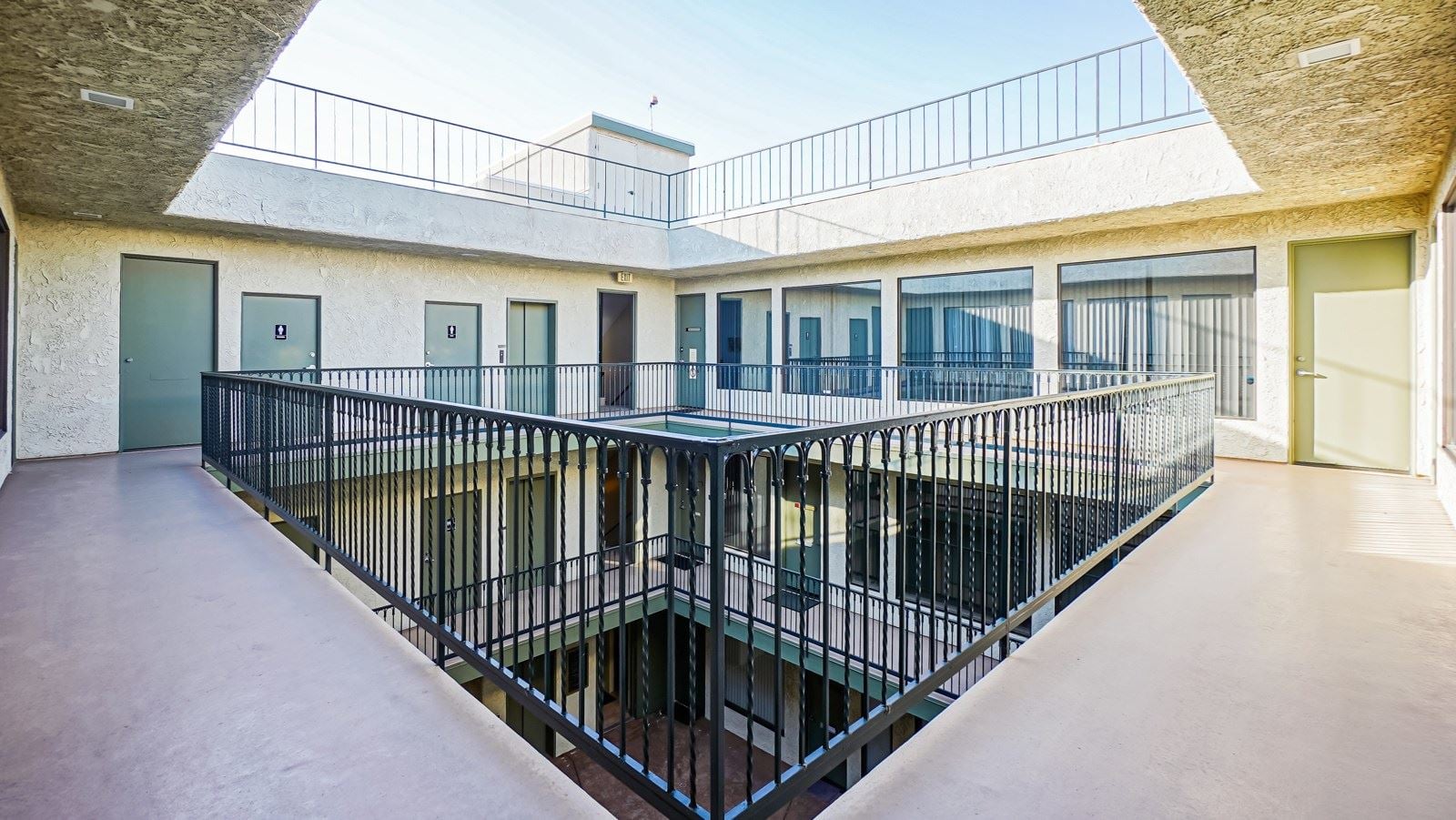 23717 Hawthorne Blvd, Torrance, CA (10 of 37).JPG