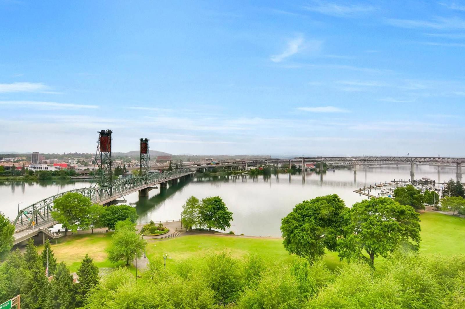 1 SW Columbia St view