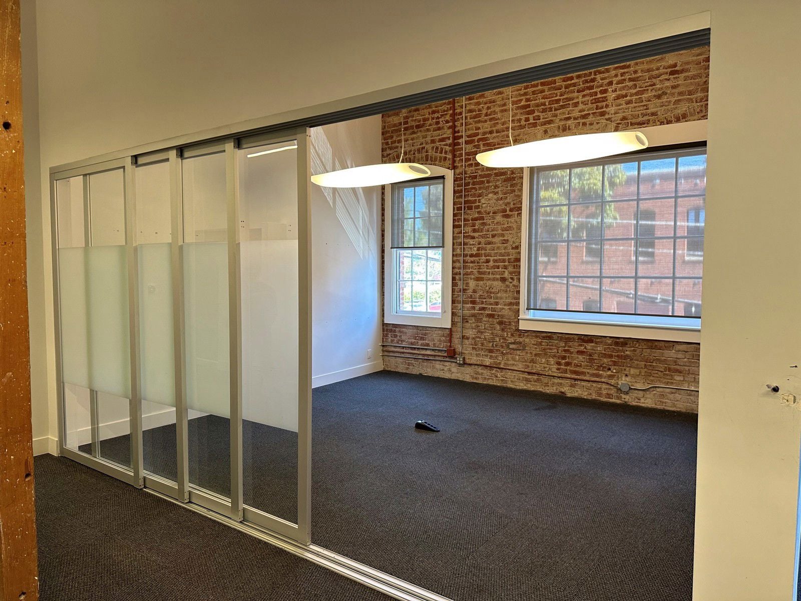 54 -Interior_Accordian doors