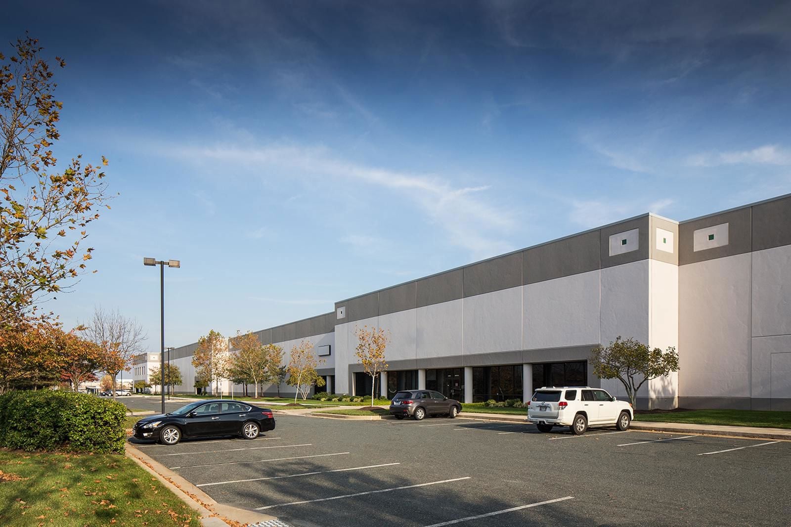 10001 Franklin Square Drive - Image 1