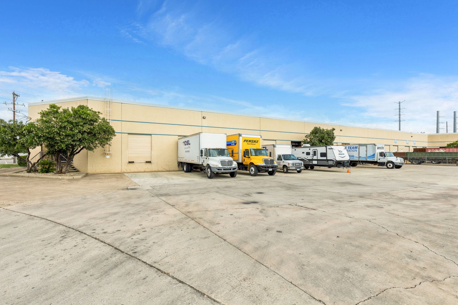 06_500850305032504251005128ServiceCenterDrive_2005_HiRes