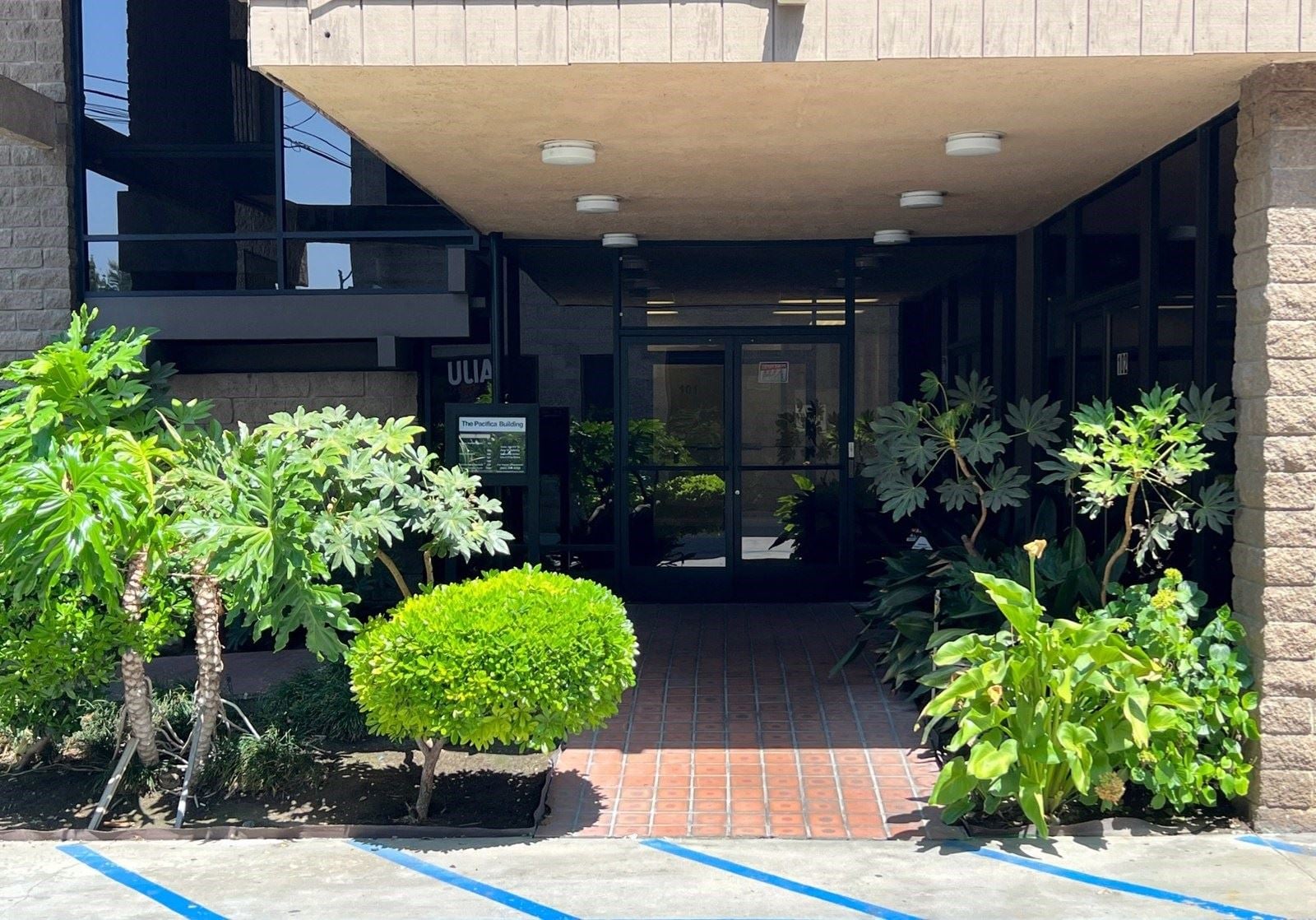 18344 Oxnard Street - PHOTO