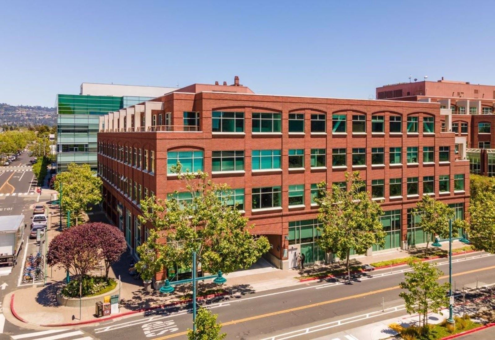 5858 horton building.JPG