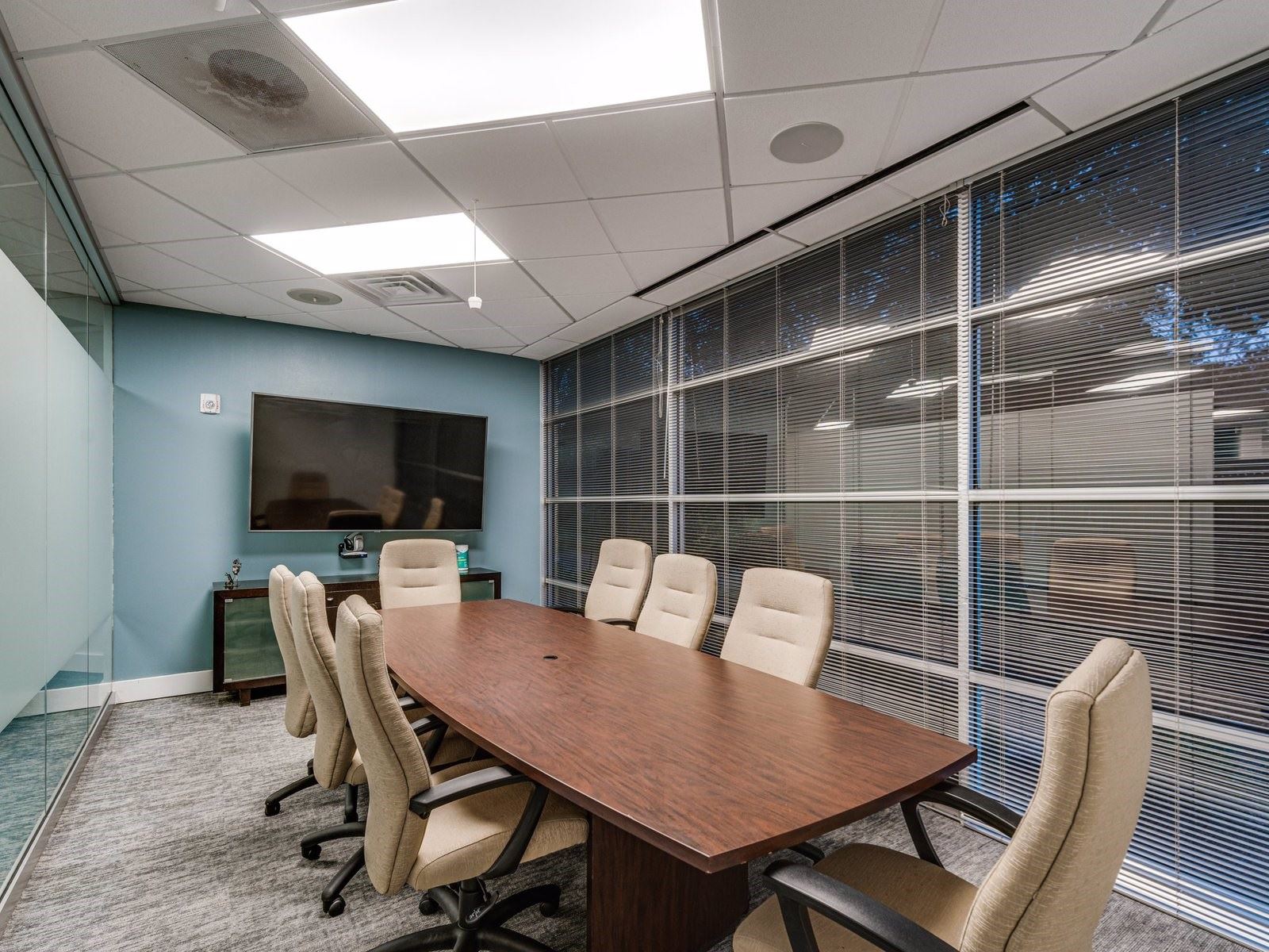 Airport Fwy @ Precinct Line 689 Airport Freeway - Image 5