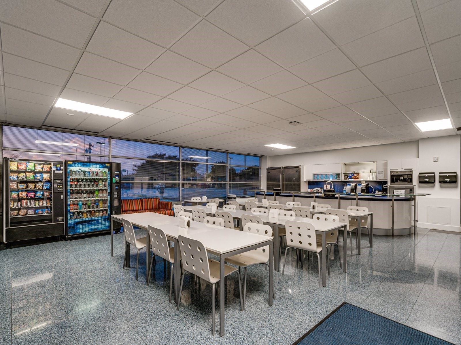 Airport Fwy @ Precinct Line 689 Airport Freeway - Image 8