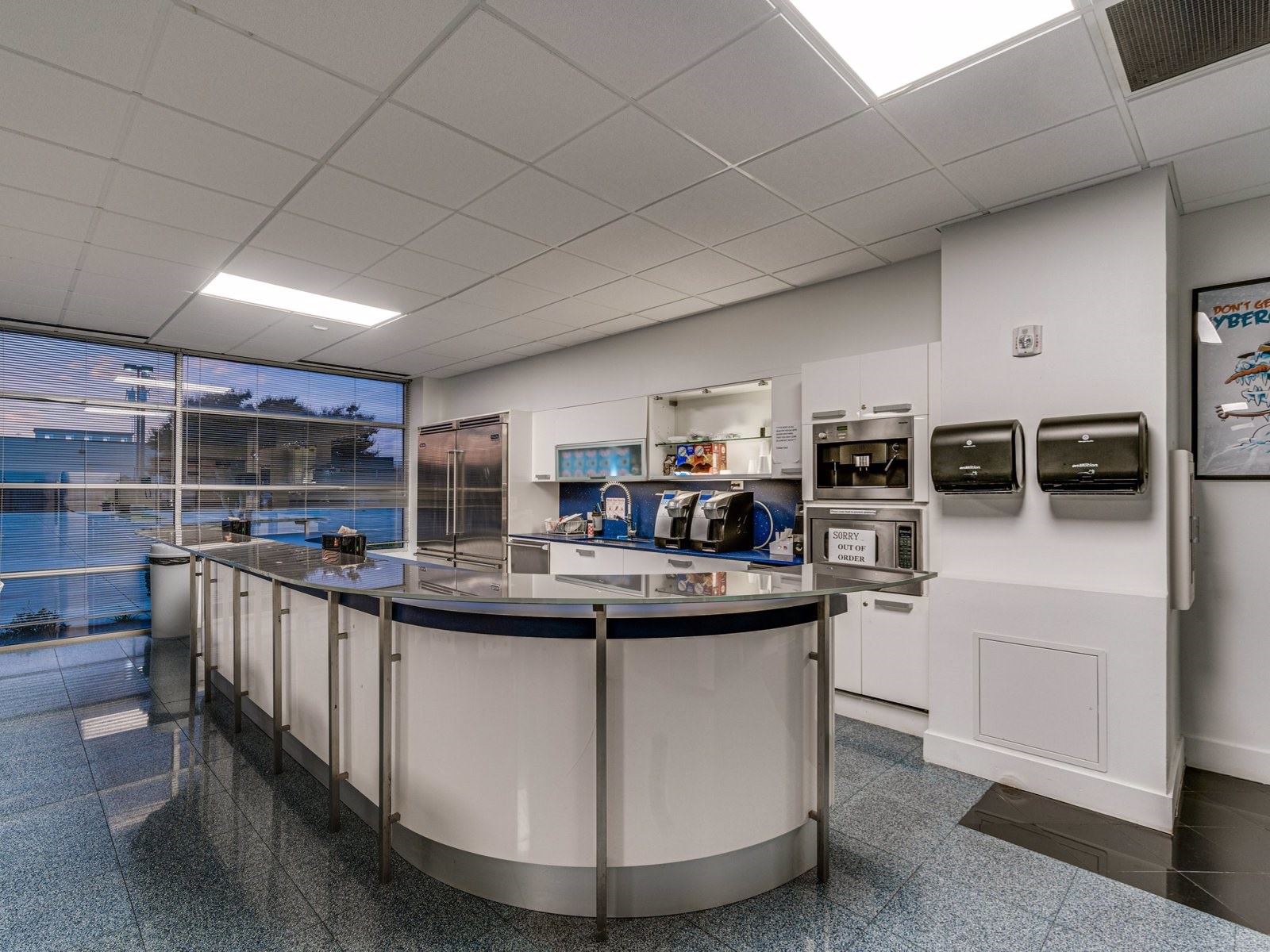 Airport Fwy @ Precinct Line 689 Airport Freeway - Image 6