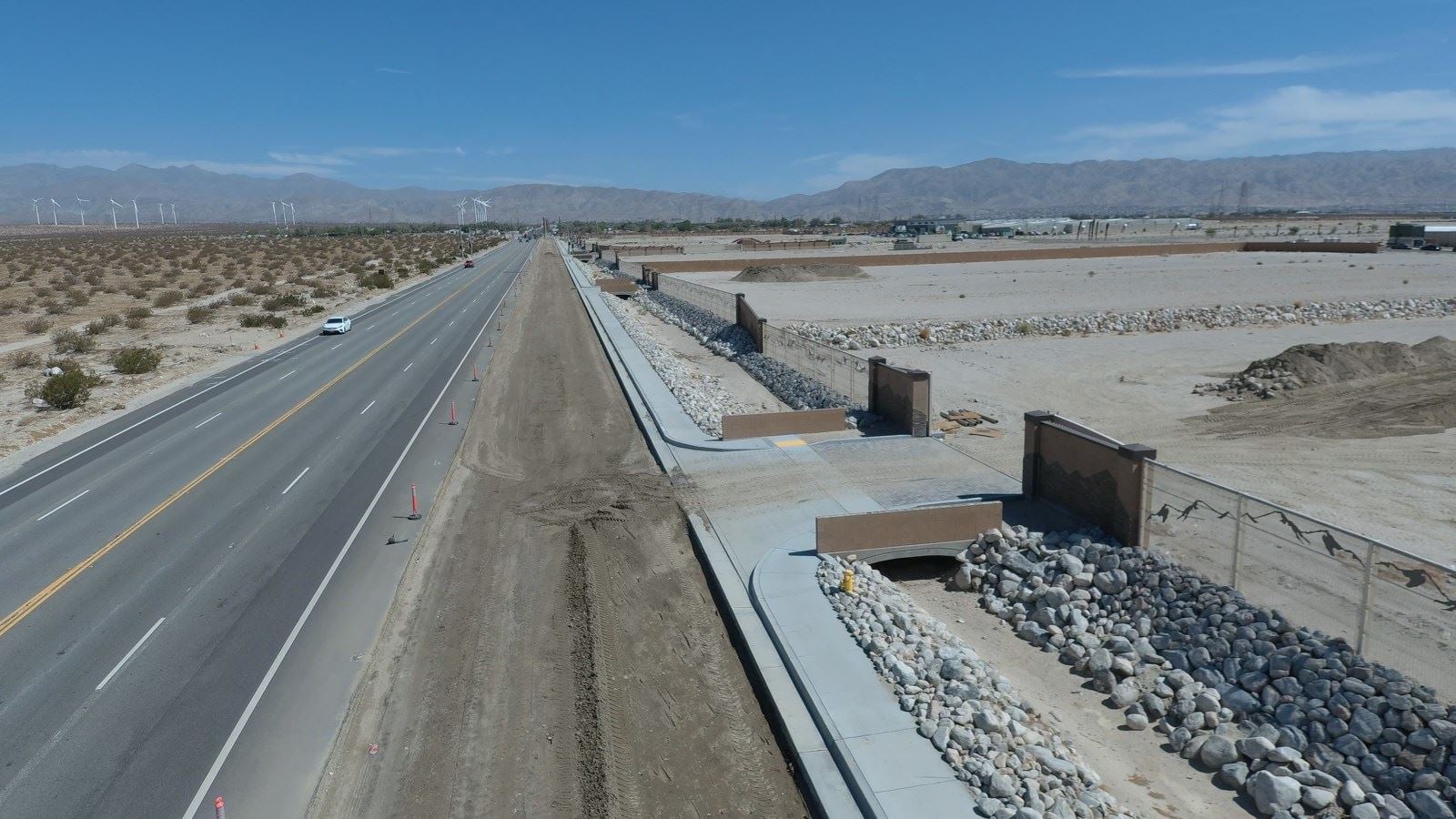 MAX_0002.MOV.00_01_41_12.Still002