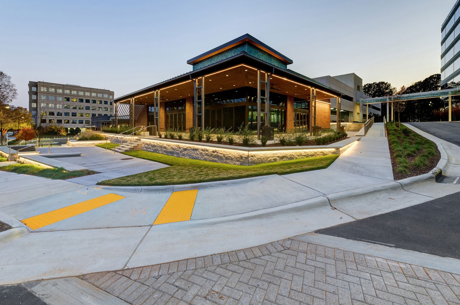 4300 Edwards Mill-night.0006