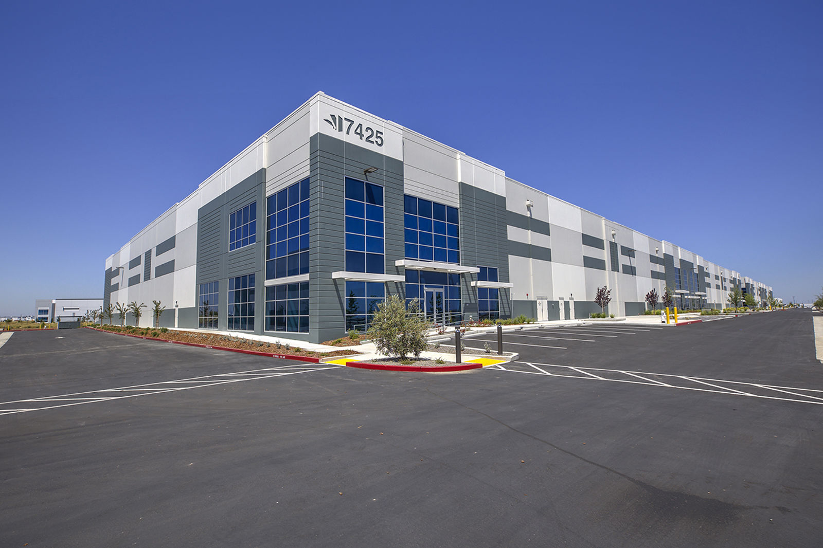 7425-lone-tree-road-03-051624 copy