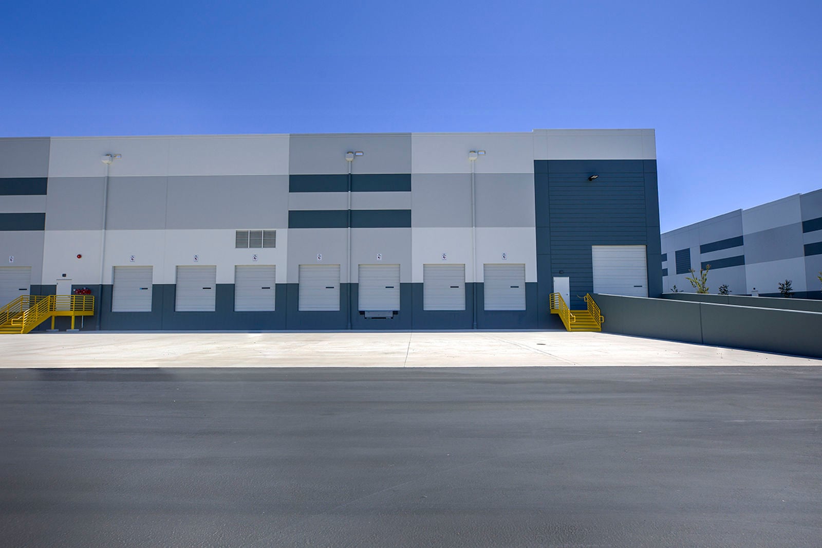 7425-lone-tree-road-02-051624 copy